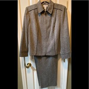 Judith Hart woman business suit size 18W. NEW with tags.